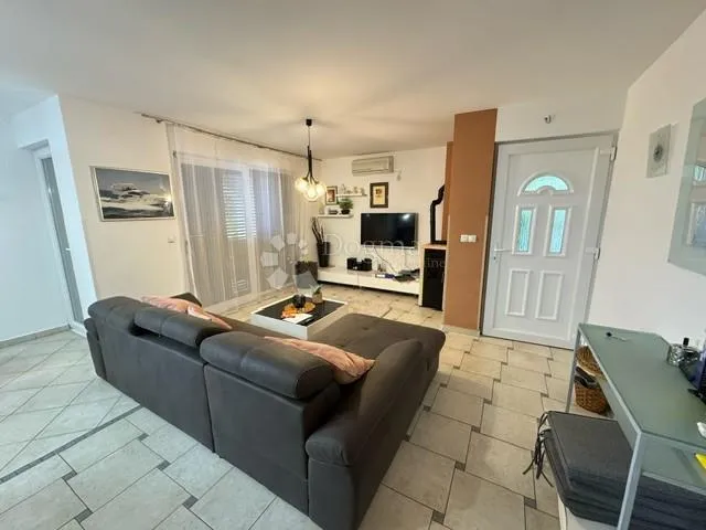 pinezići - apartman s pogledom na more - slika 4