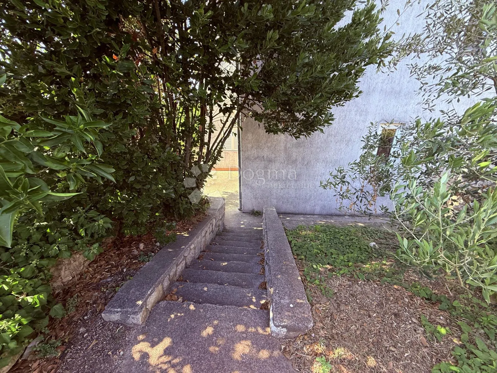 prodaje se apartman u centru malog lošinja - slika 14