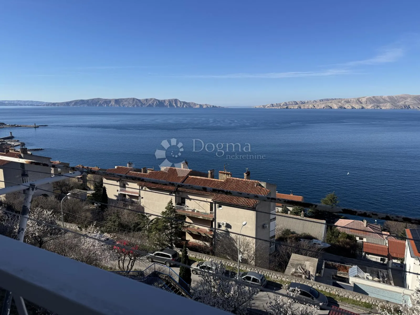 apartman/ stan u senju 100 m od plaže - slika 1