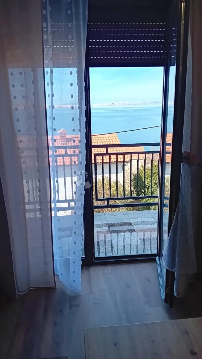prizna, kompletno uređen apartman na samo 150m od mora - slika 2