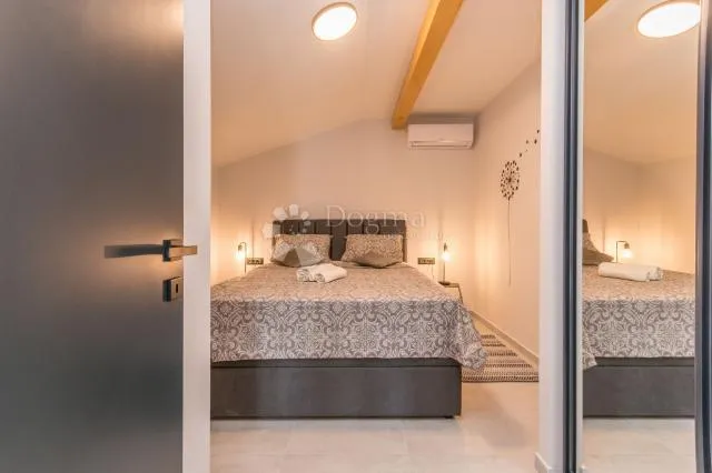 vila s bazenom i velikim maslinikom, crno - zadar! - slika 9