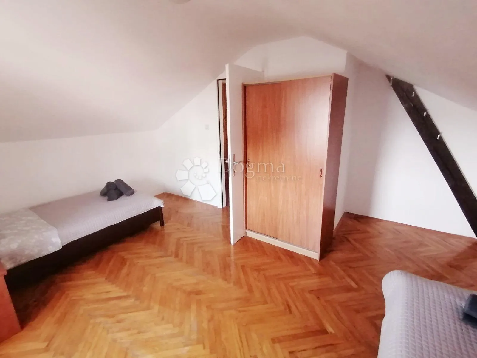 unije, dio kuće za investiciju ili odmor - slika 12