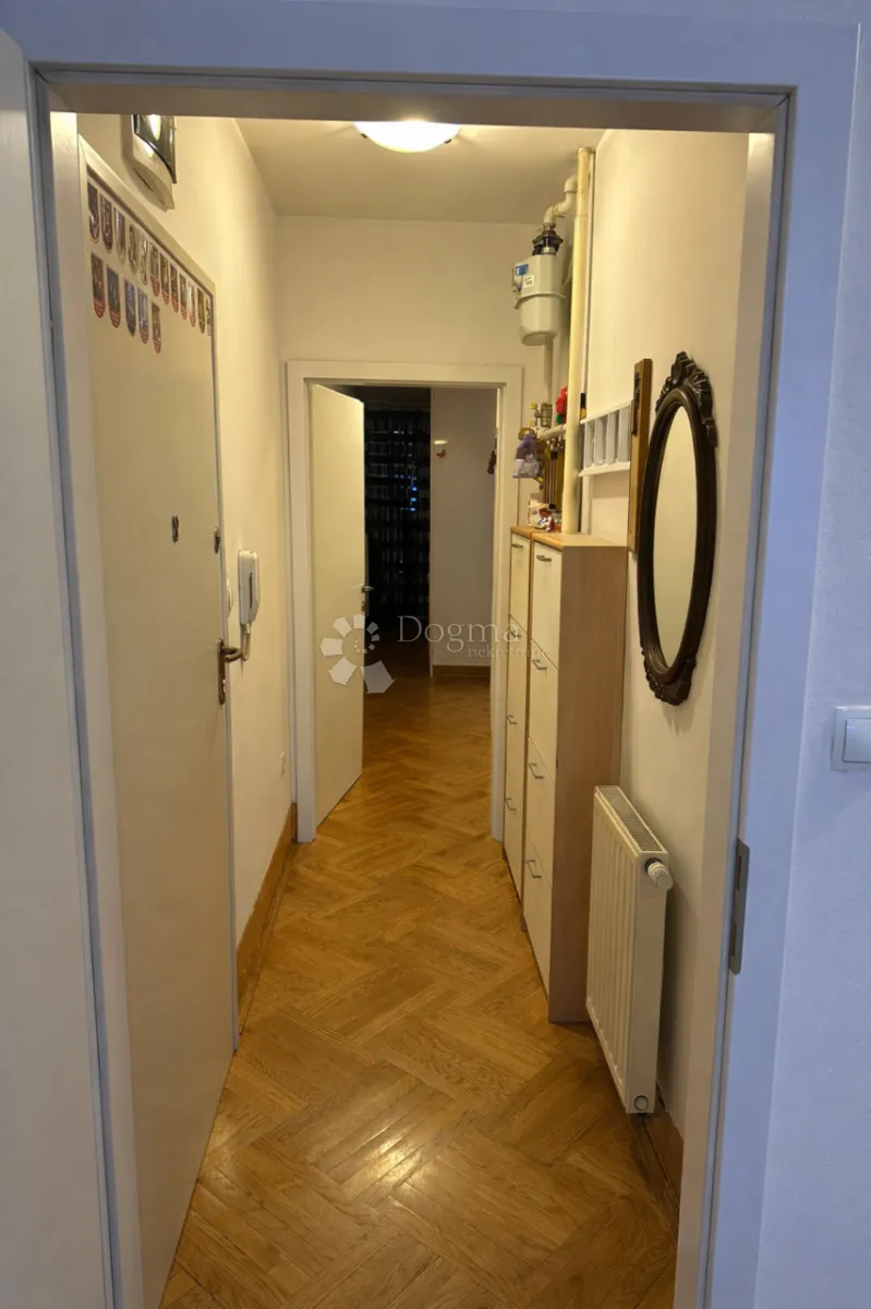 stan na selskoj - 2 parkirna mjesta - slika 8
