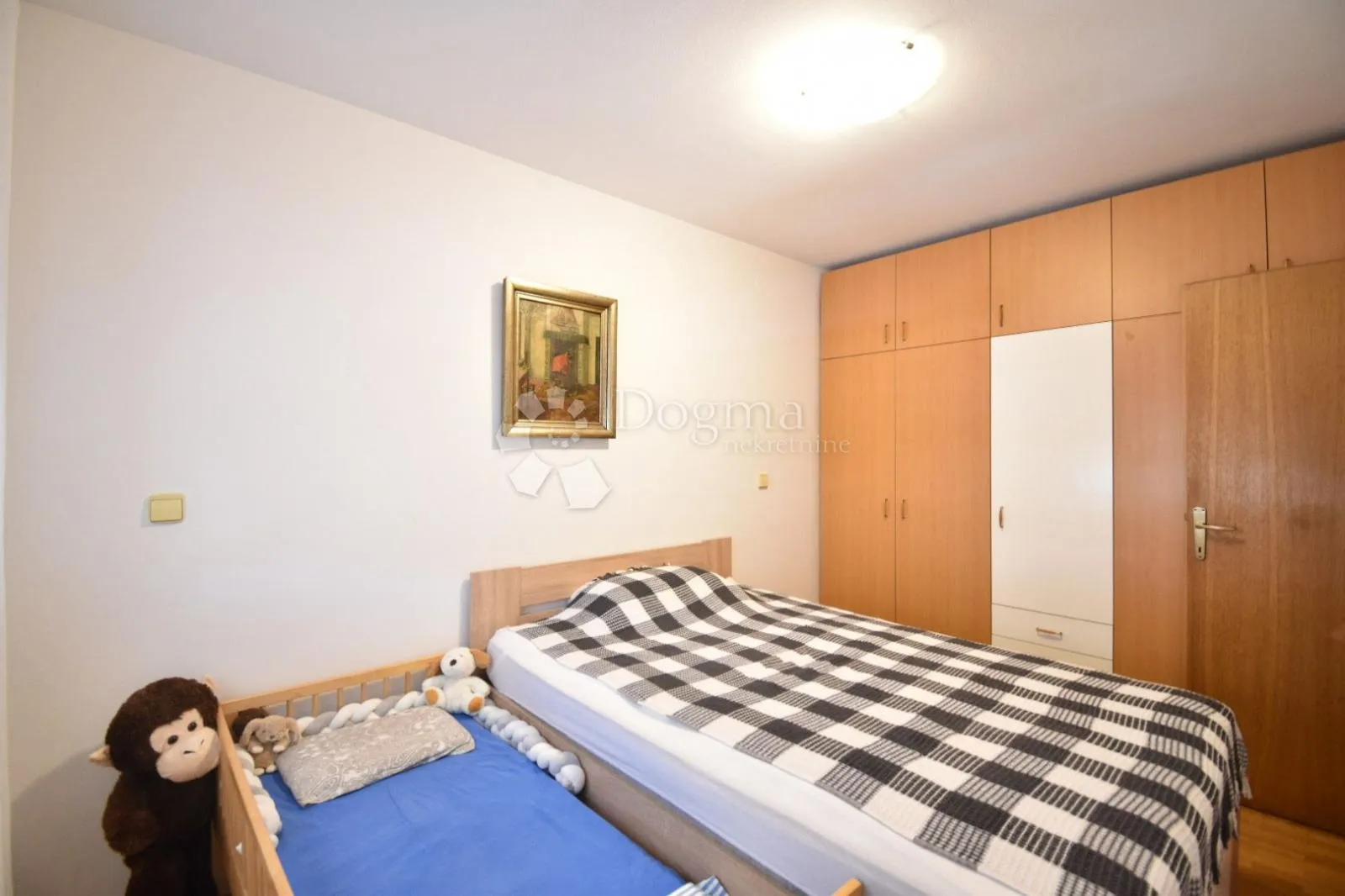 stan na odličnoj lokaciji – samo 250 m od mora! - slika 6