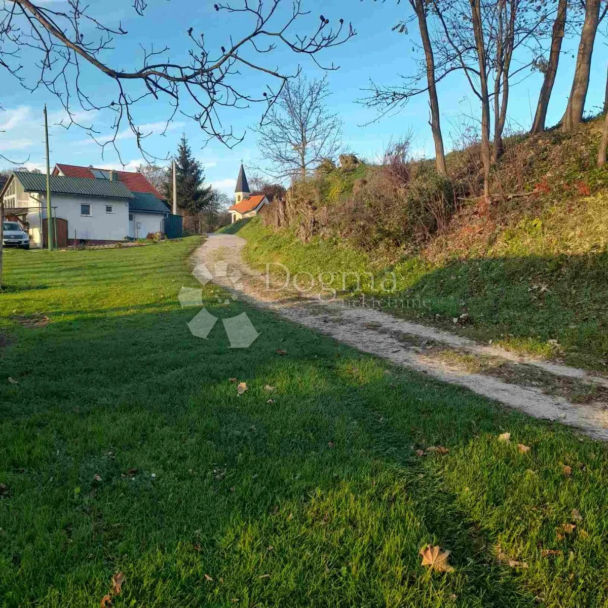 građevinsko zemljište do šume- toplice sv.martin! - slika 8