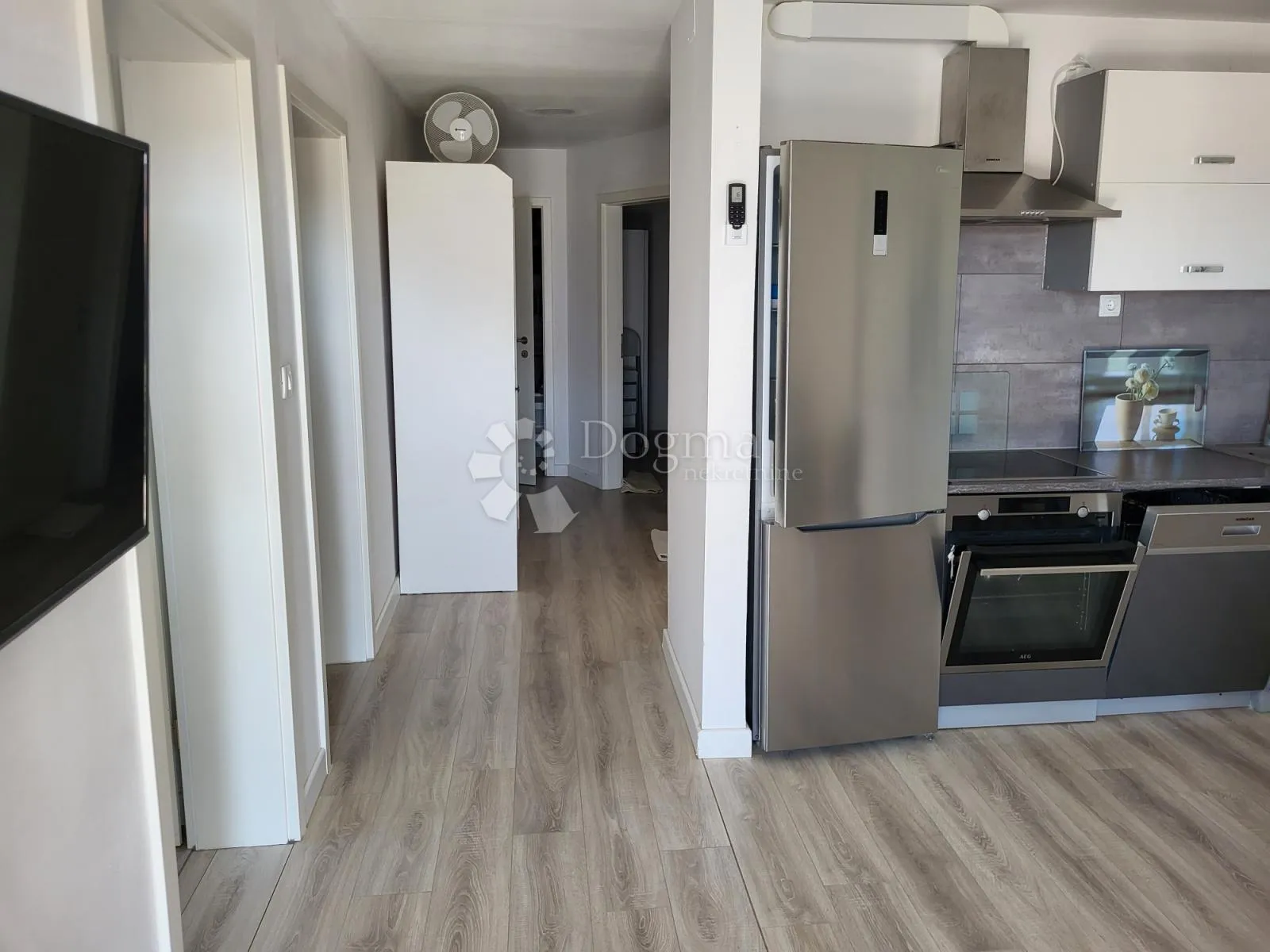 adaptiran apartman blizu mora sa parkingom - slika 20