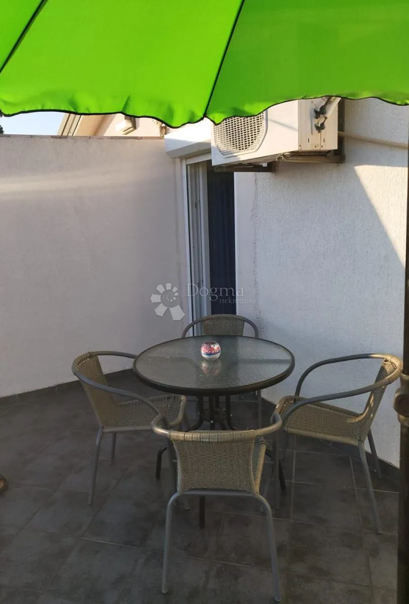 studio apartman 50 m od mora top lokacija - slika 3