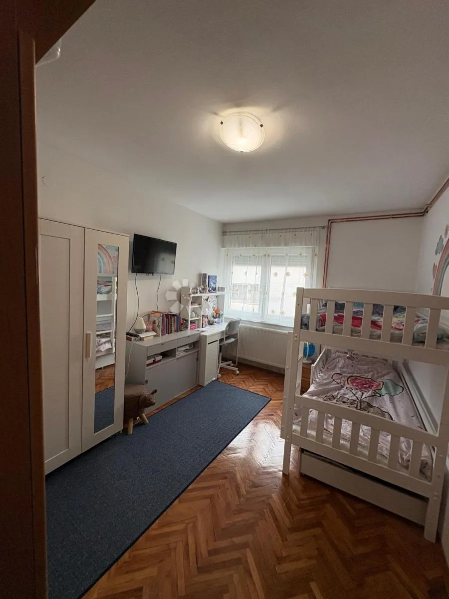 jednosoban stan visoko prizemlje centar grada - slika 13