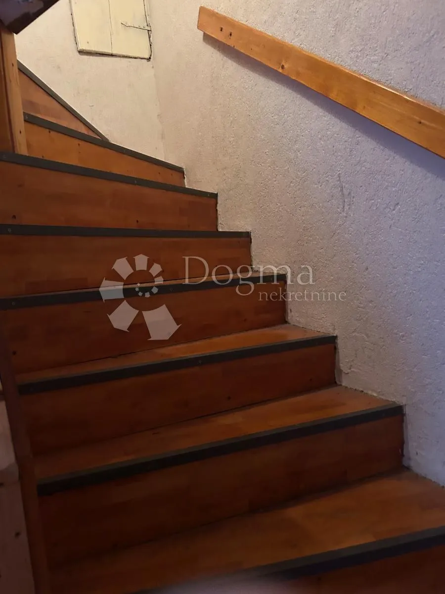stan u prvom redu do mora - slika 13