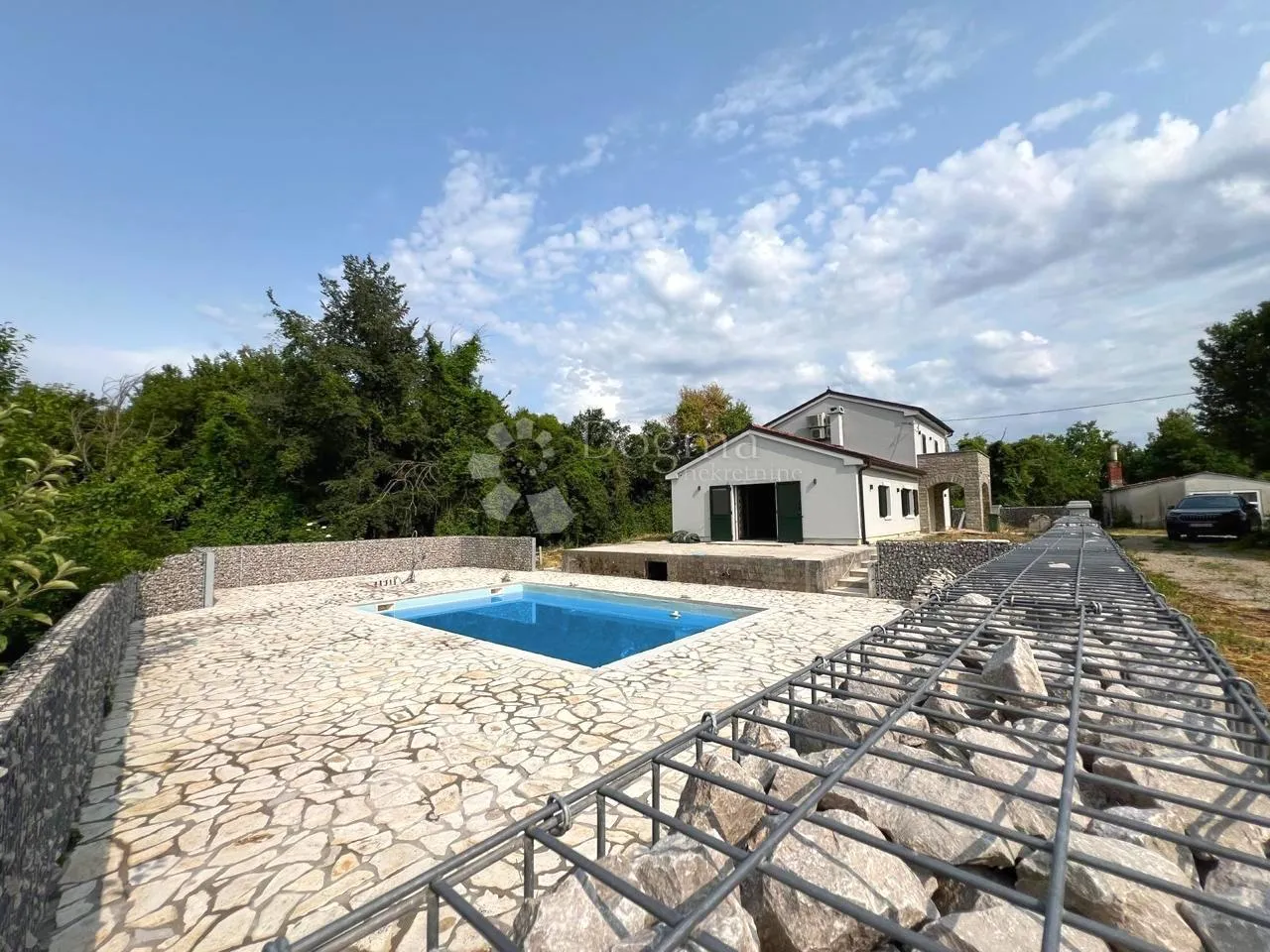 prekrasna istarska kuća u okolici motovuna i buzeta - slika 2