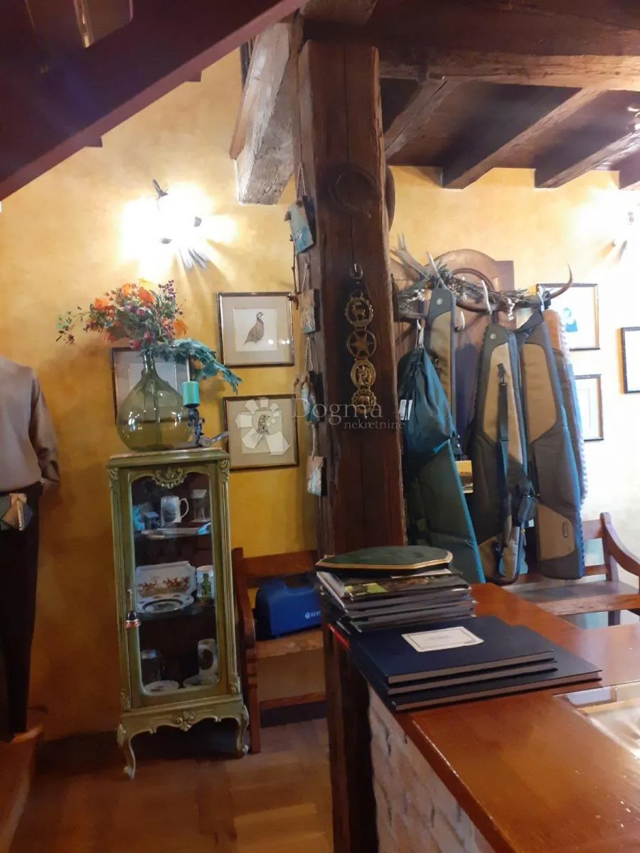vintage poslovni prostor s galerijom, potpuno namješten – centar rijeke - slika 3