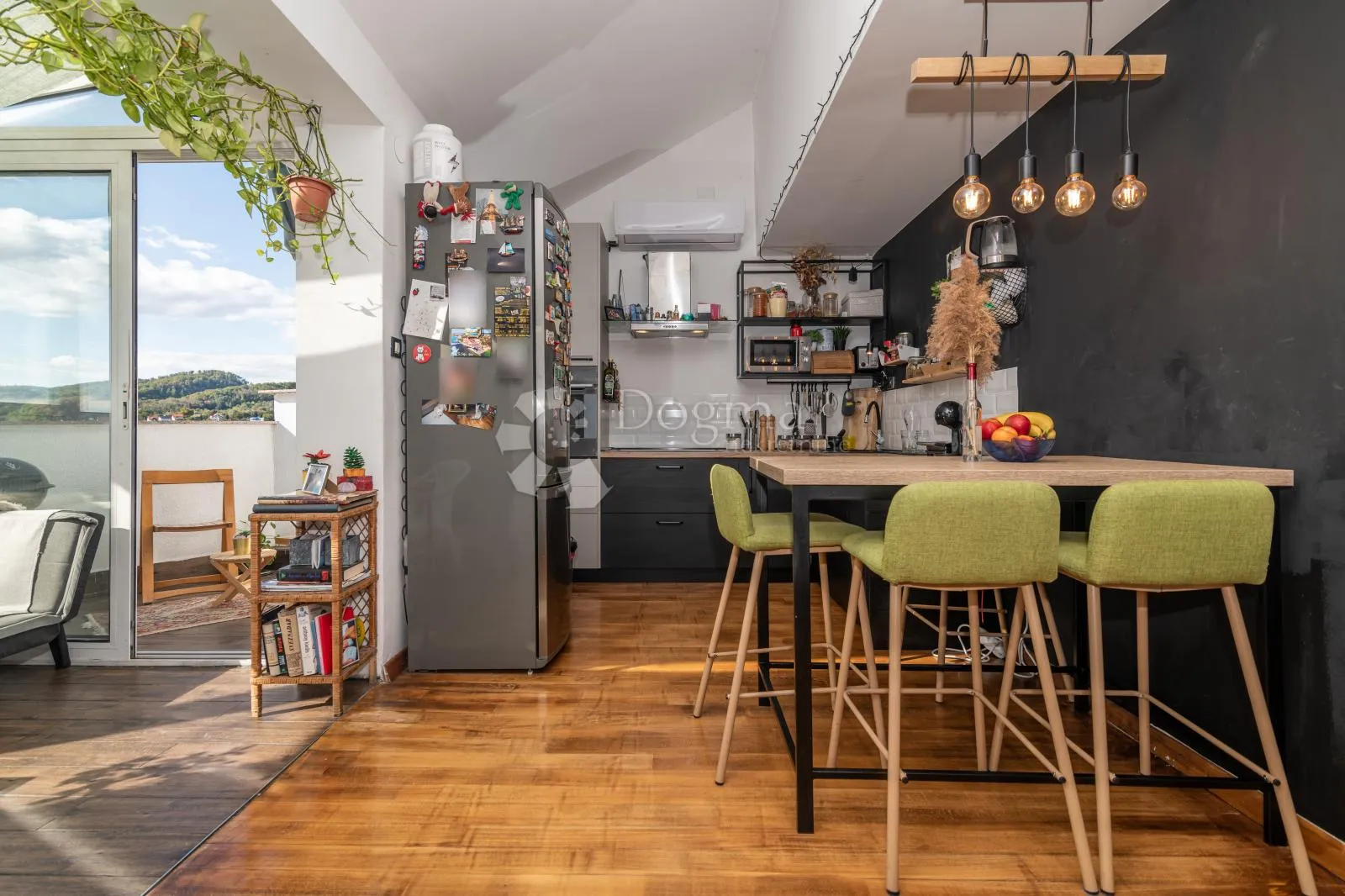 zagreb, bijenik, prekrasan četverosoban stan 107 m2, pogled - slika 2