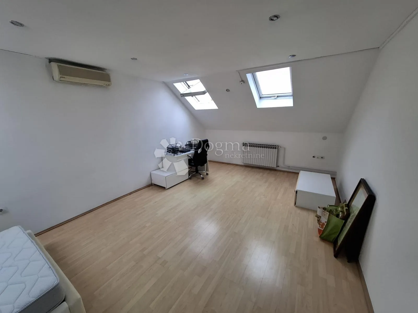 stambeno-poslovna zgrada trnje, 421 m², parking - slika 14
