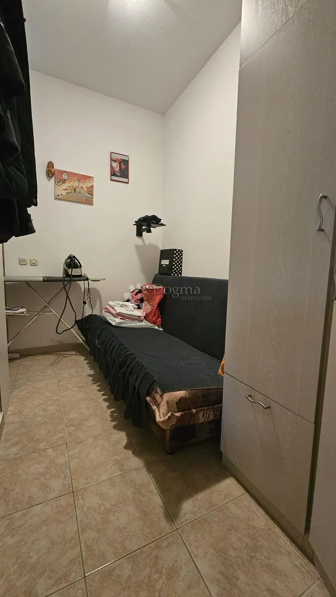 samostojeća kuća sa dva stana i pogledom na more - slika 5