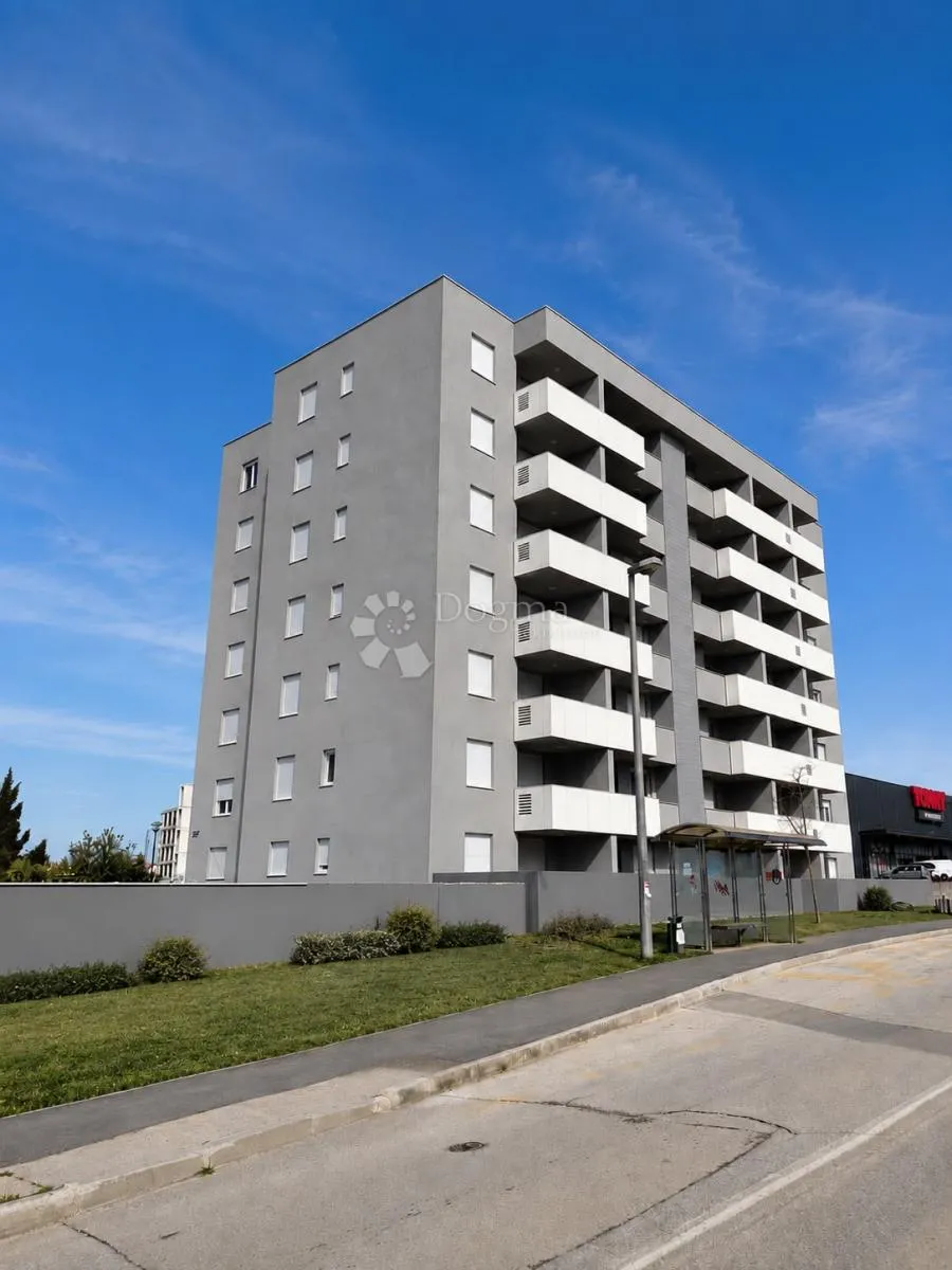 zadar, melada - moderan trosoban stan 89 m2 ( s 2 garažna mjesta) - slika 9