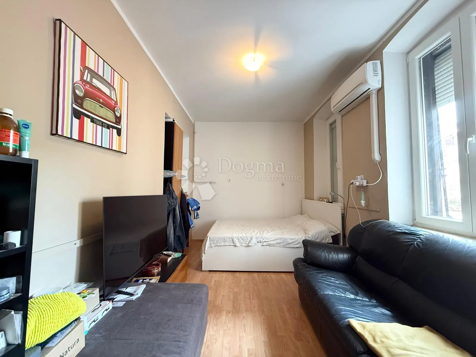 prostran i uređen stan 100,56 m² u austrougarskoj vili - slika 12