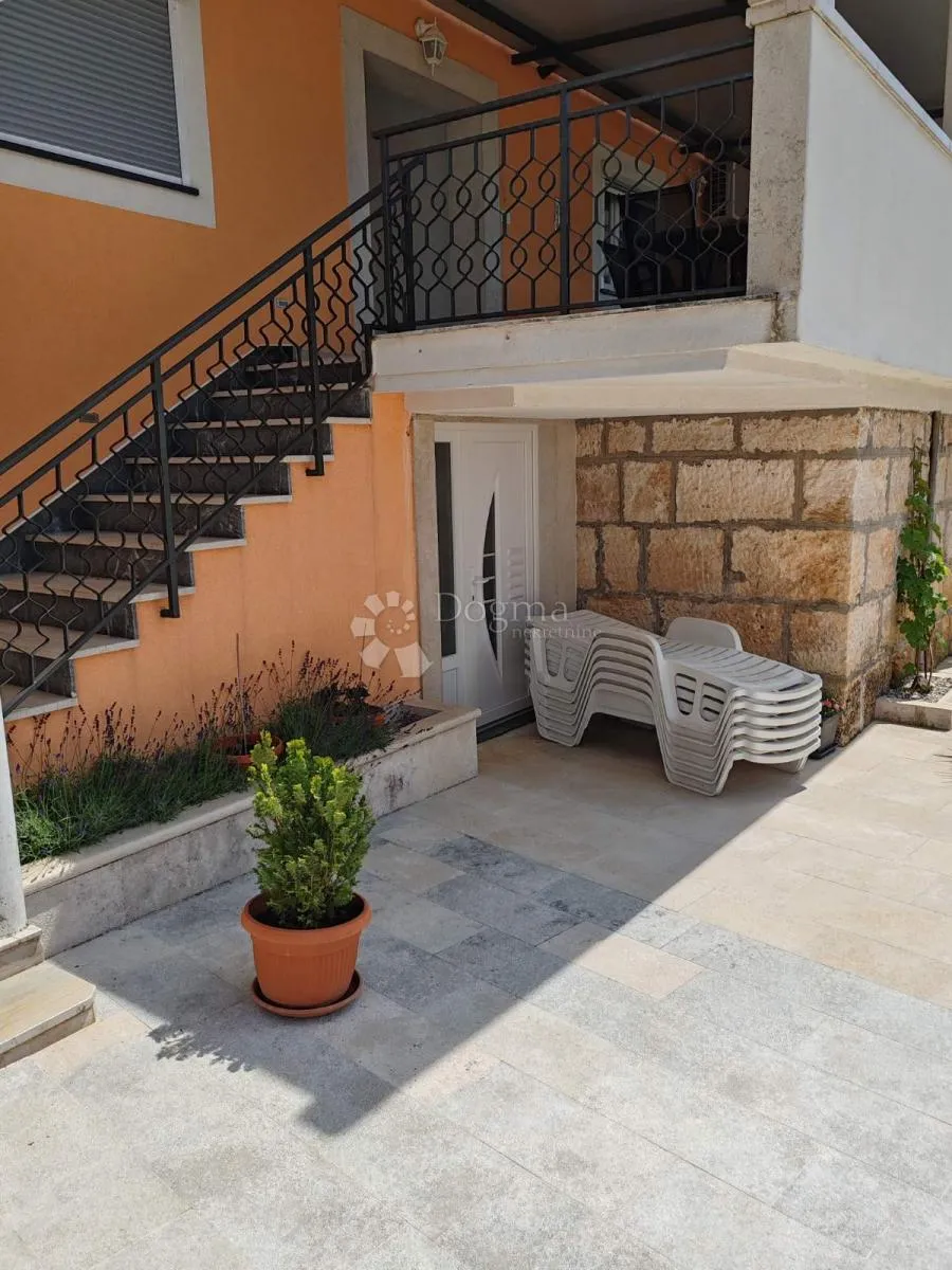 kuća za odmor s bazenom -tinjan - slika 5