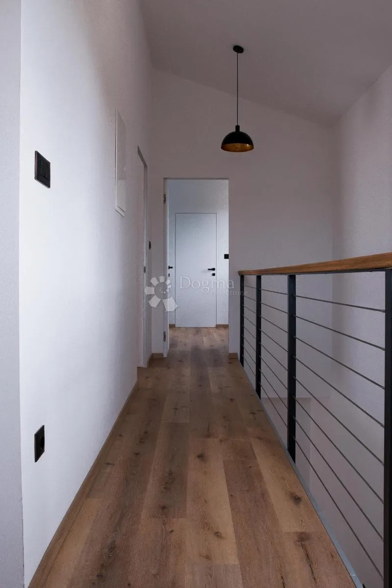 poreč okolica – moderna vila s bazenom i 4 spavaće sobe - slika 17