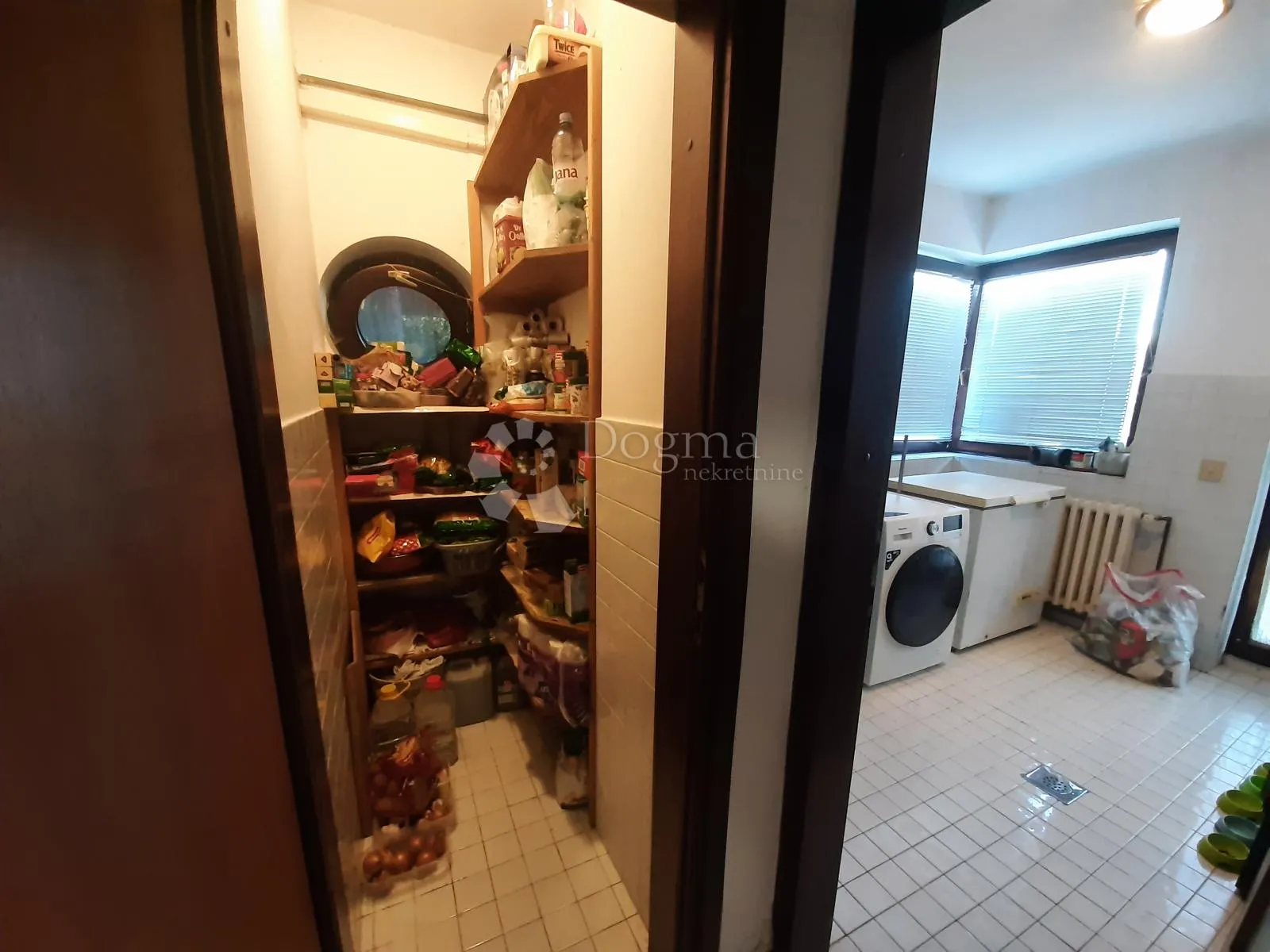 unikatna vila na zapadu zagreba – jedinstvena arhitektura i privatnost - slika 24
