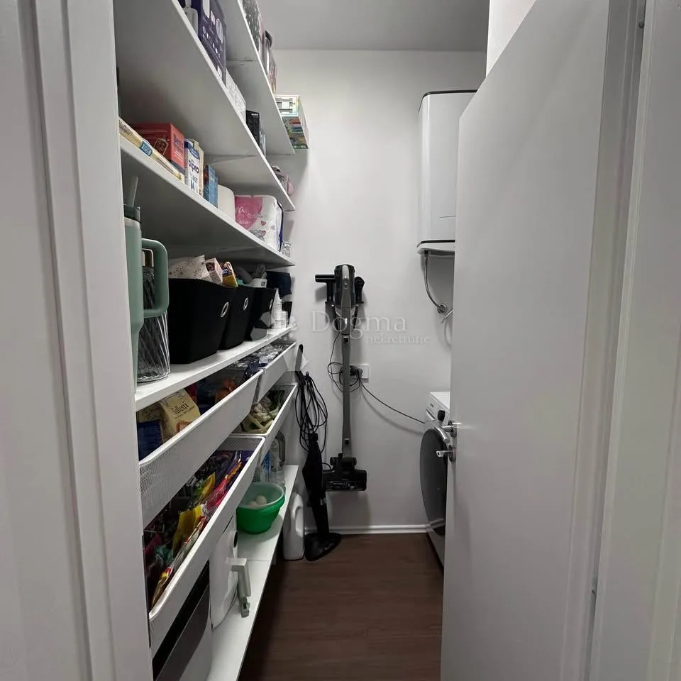 novouređen moderan stan 65m² - centar rijeke - slika 8