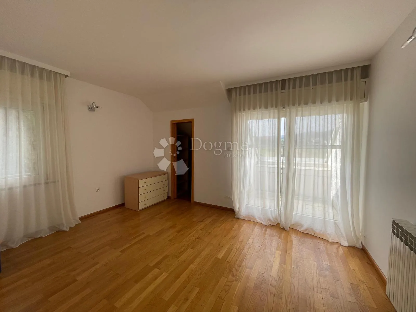 vila šestine - slika 17