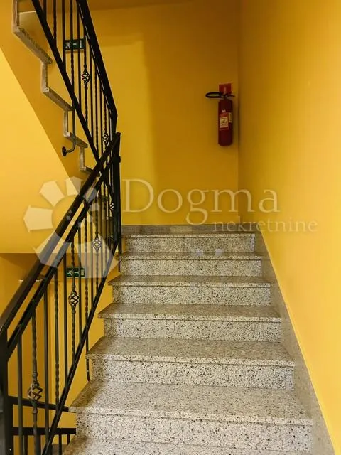 poslovni prostor u užem centru rijeke - slika 12