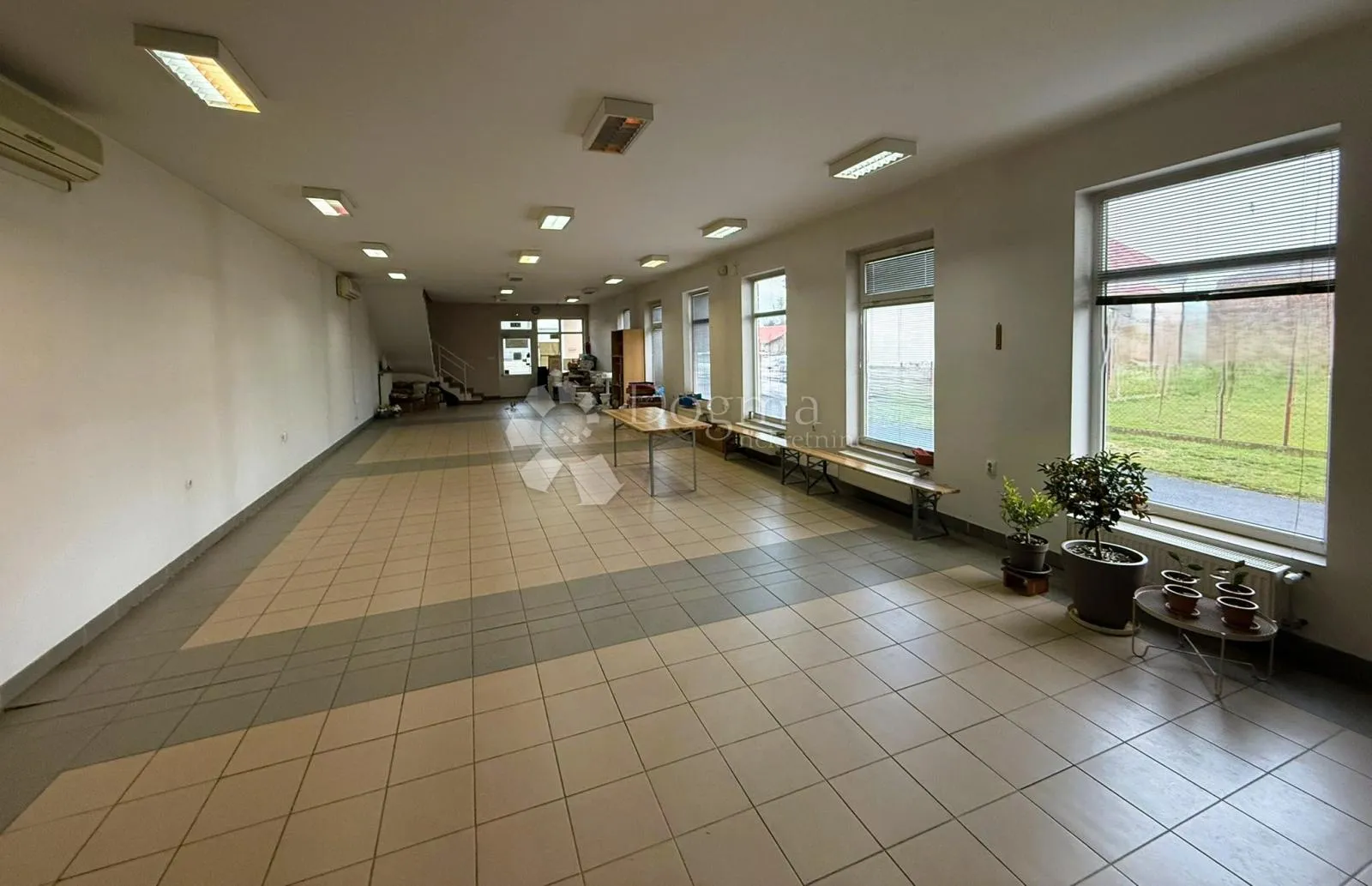 vidljiva i frekventna lokacija - poslovni prostor nadomak varaždina - slika 2