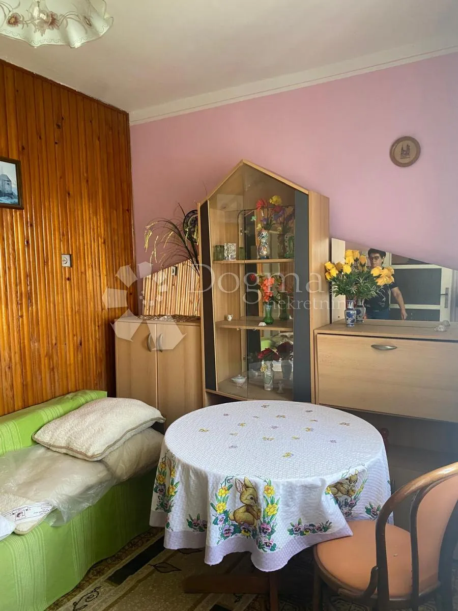 kuća u kaštelancu za renovaciju - prilika! - slika 9