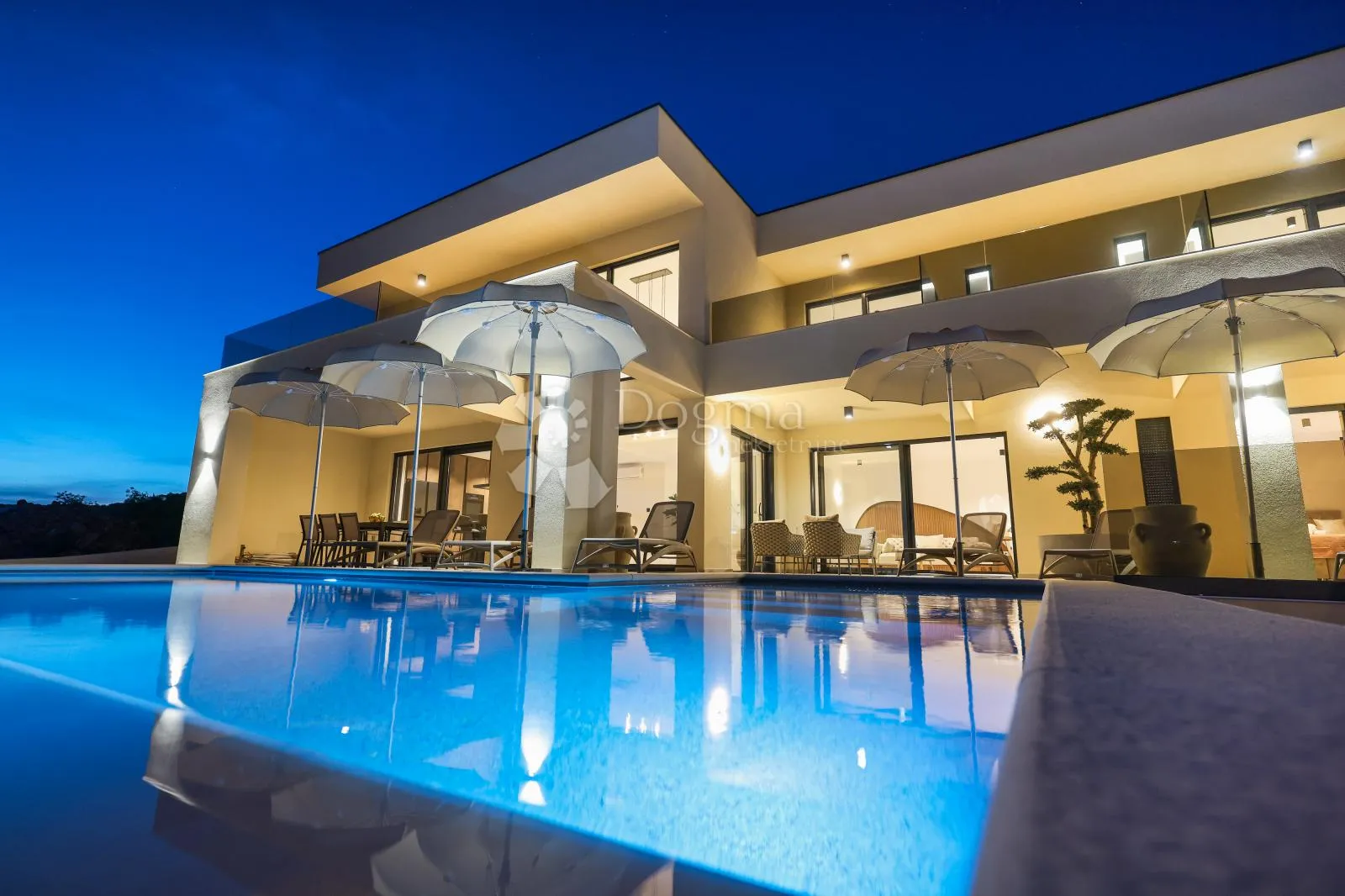 villa s bazenom- maslenica - slika 19
