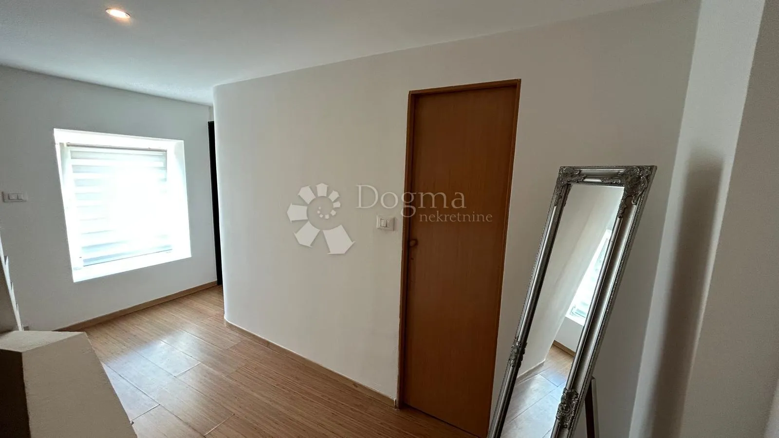 predivna renovirana kuća 160m2 - šišan - slika 8