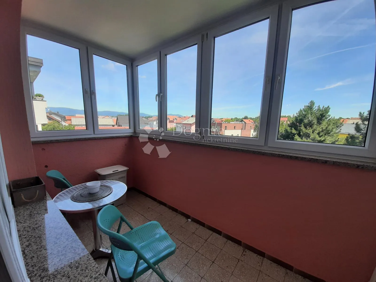 sesvete – 3,5-soban stan s loggiom, 64 m2, useljiv odmah! - slika 2