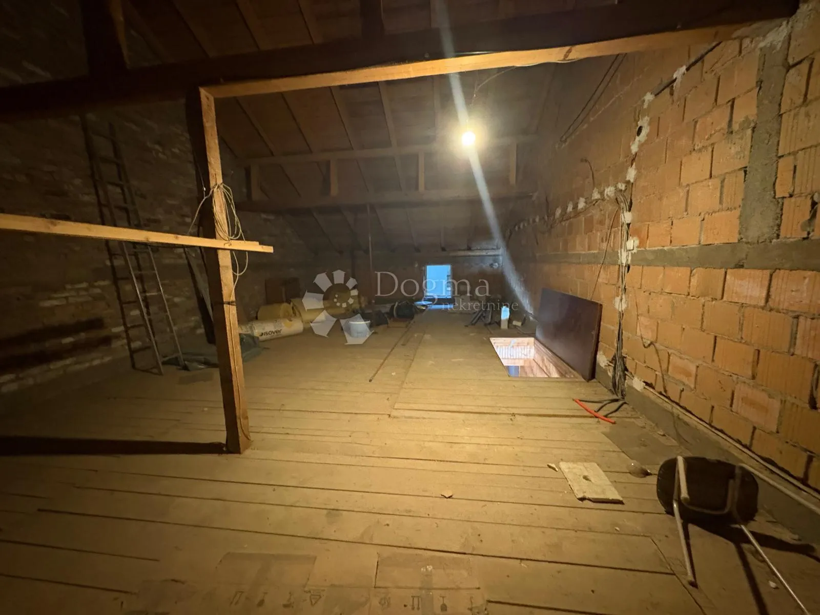 prostrana katnica u retfali – 291 m² s dvorištem - slika 30