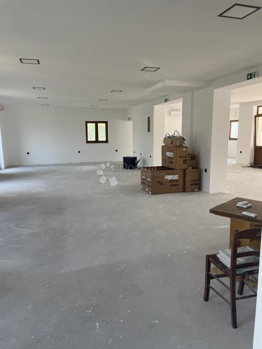 odličan poslovni prostor u centru viškova - slika 11