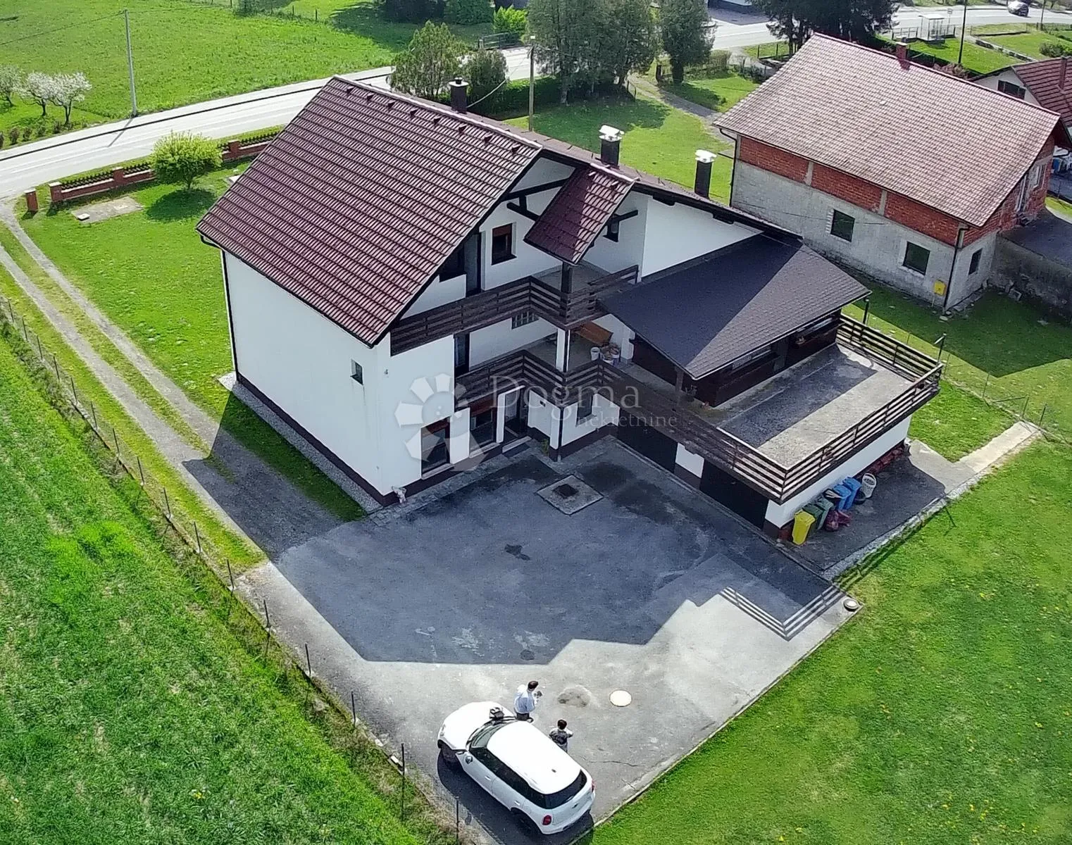 Prostrana i kvalitetno uređena kuća 511m² bez ulaganja, blizina Slovenije, Zaboka i Zagreba - Novi Dvori Klanječki, Klanjec