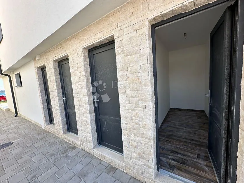 luksuzni apartman na moru - slika 30