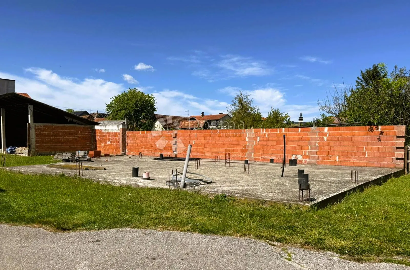 prelog - građevinsko zemljište 382 m² s projektom i započetim temeljima - slika 2