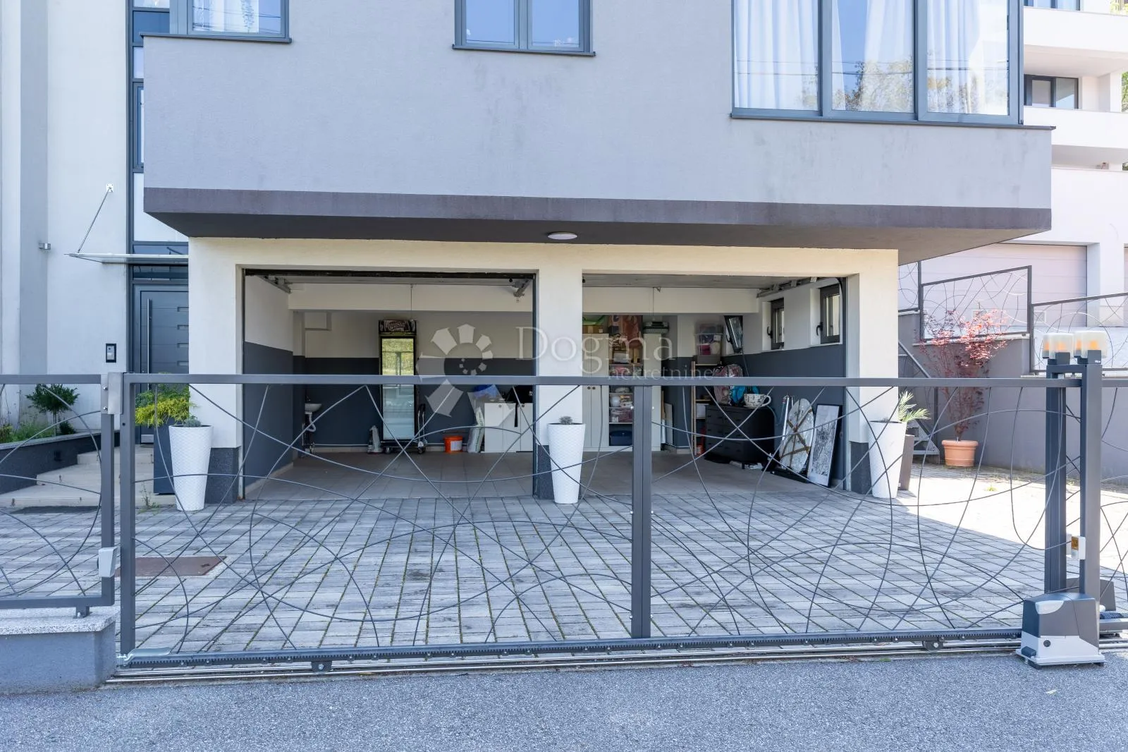 vrhovec, uređen 4 soban stan, garažno parkirno mjesto, - slika 24
