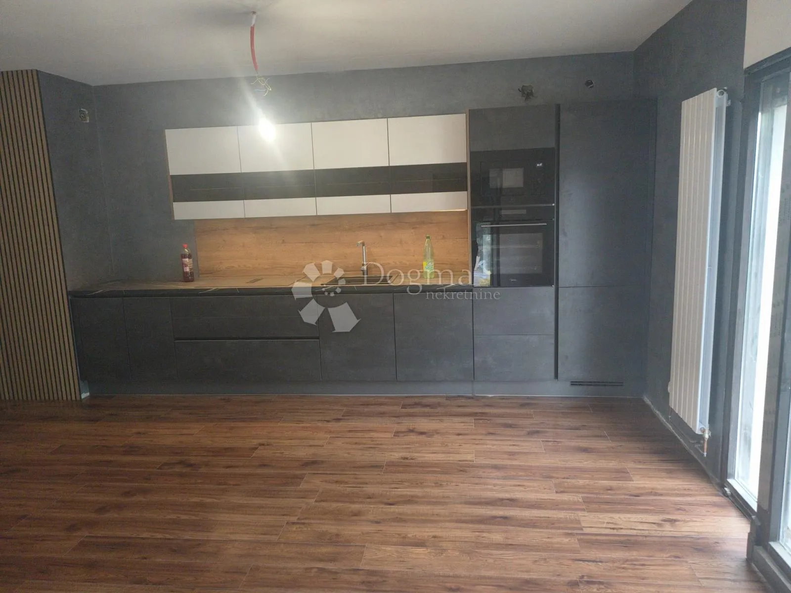mikulići – stan 75 m² s terasom i izlazom u vrt - slika 8