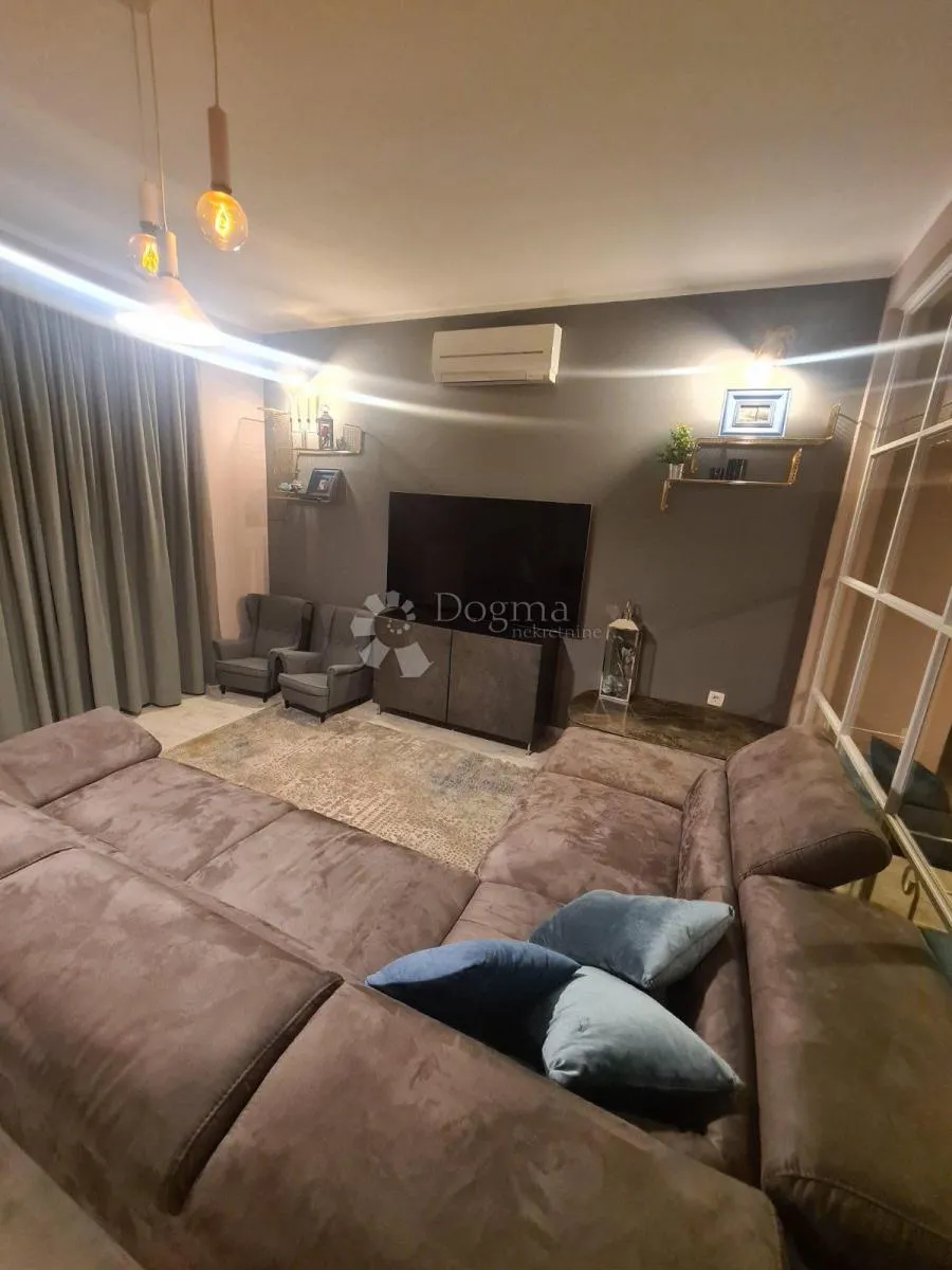 trosoban stan s vrtom i panoramskim pogledom na more - slika 3