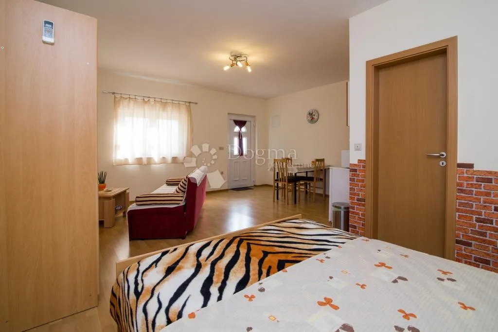 kuća za život i investiciju s prekrasnim vrtom - slika 21
