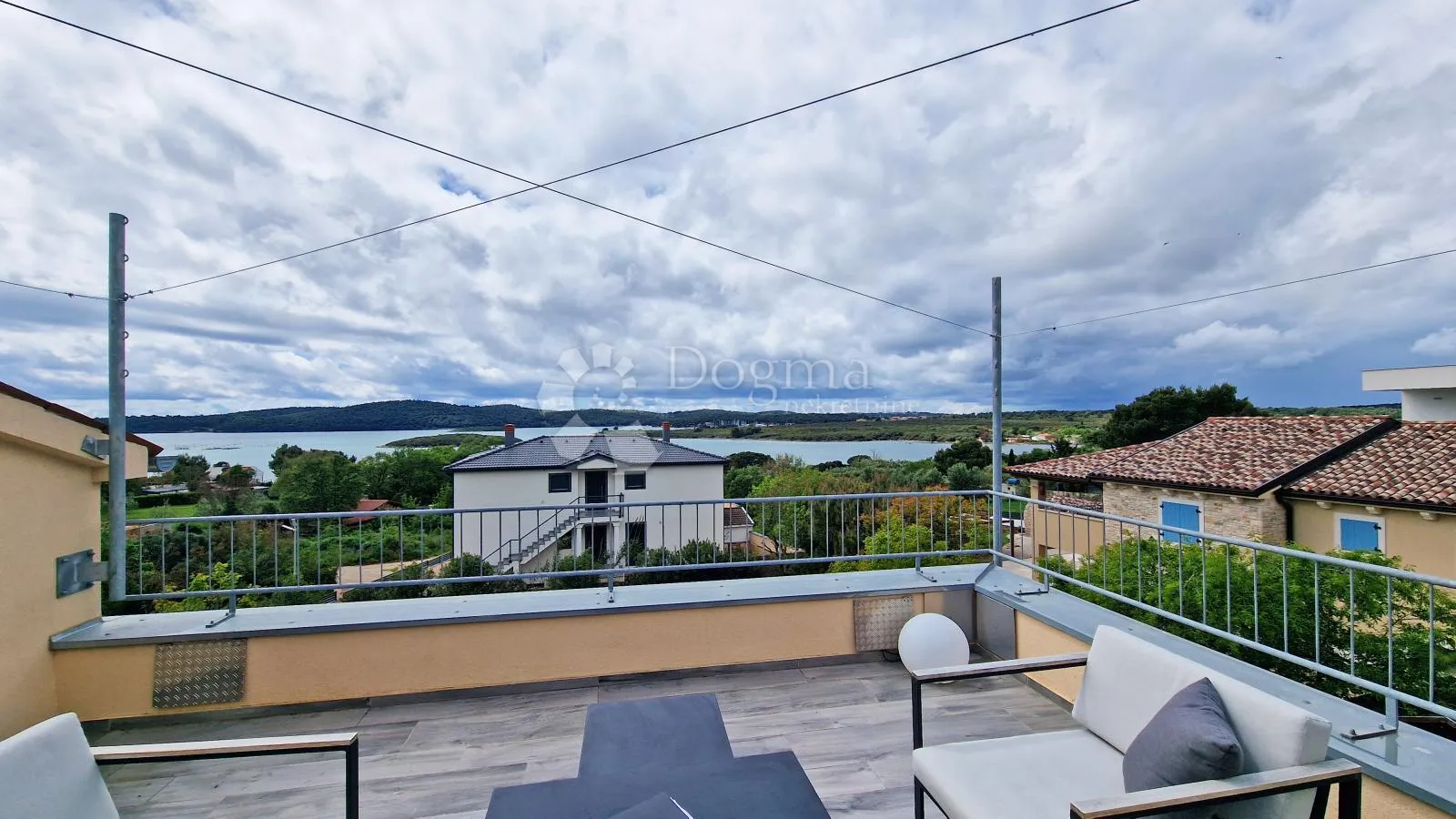 kuća sa panoramskim pogledom i na 200m od mora! - slika 28
