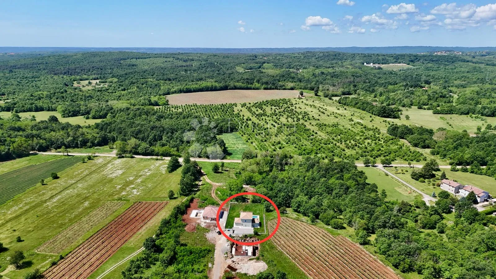 potpuno opremljena villa, na mirnoj lokaciji! - slika 52