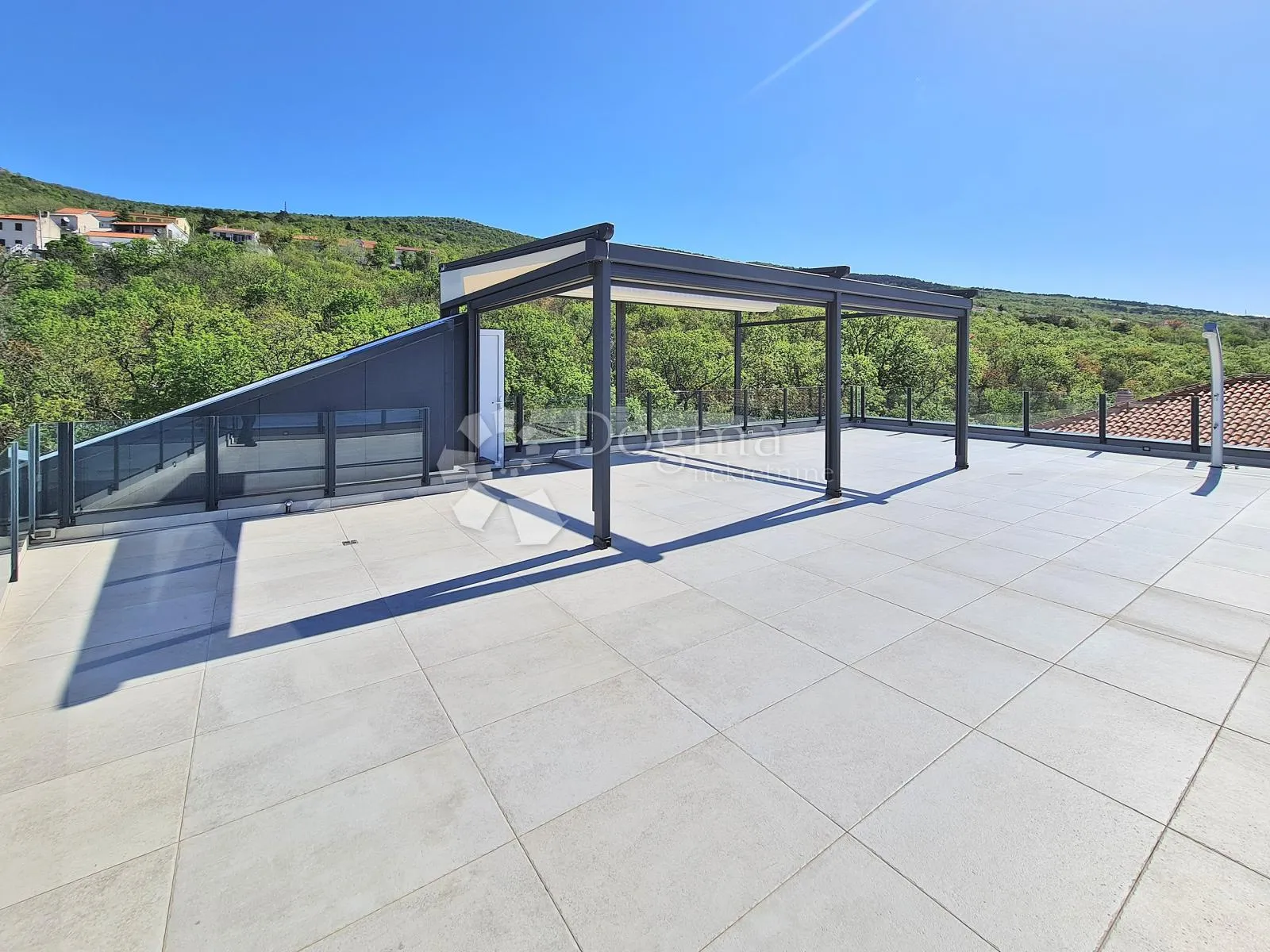 crikvenica ,penthouse 3s+db,velika garaža - slika 5