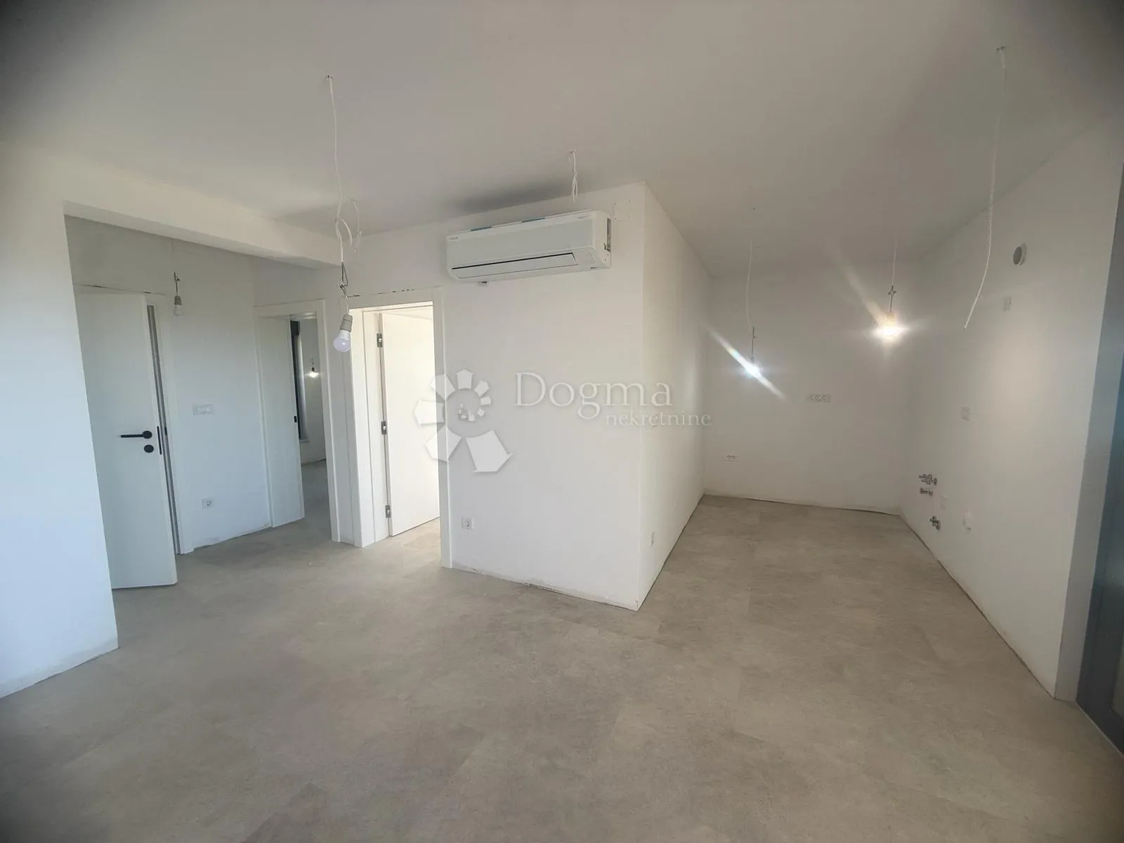 ekskluzivni penthouse uz more, terasa 120 m² - slika 4