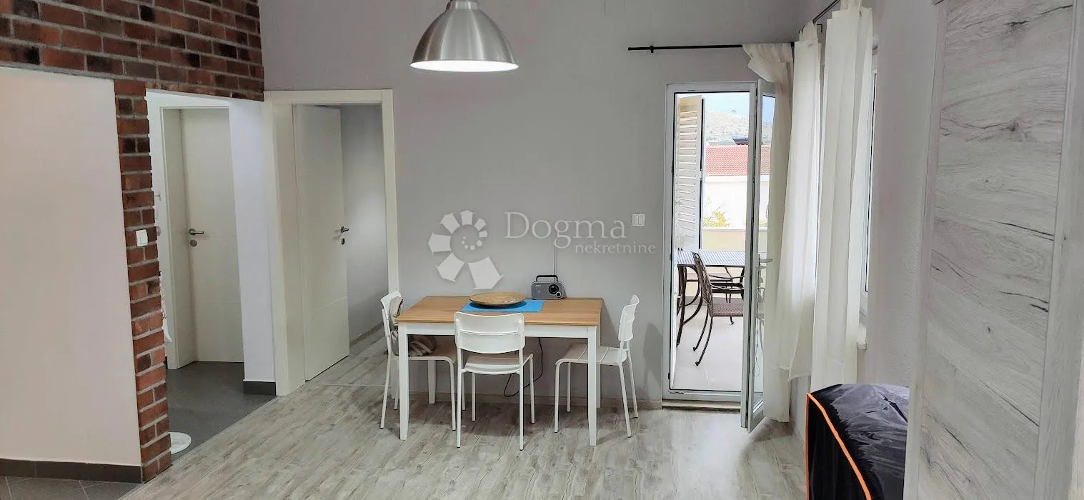 žaborić- predivna apartmanska kuća s pogledom na more - slika 13