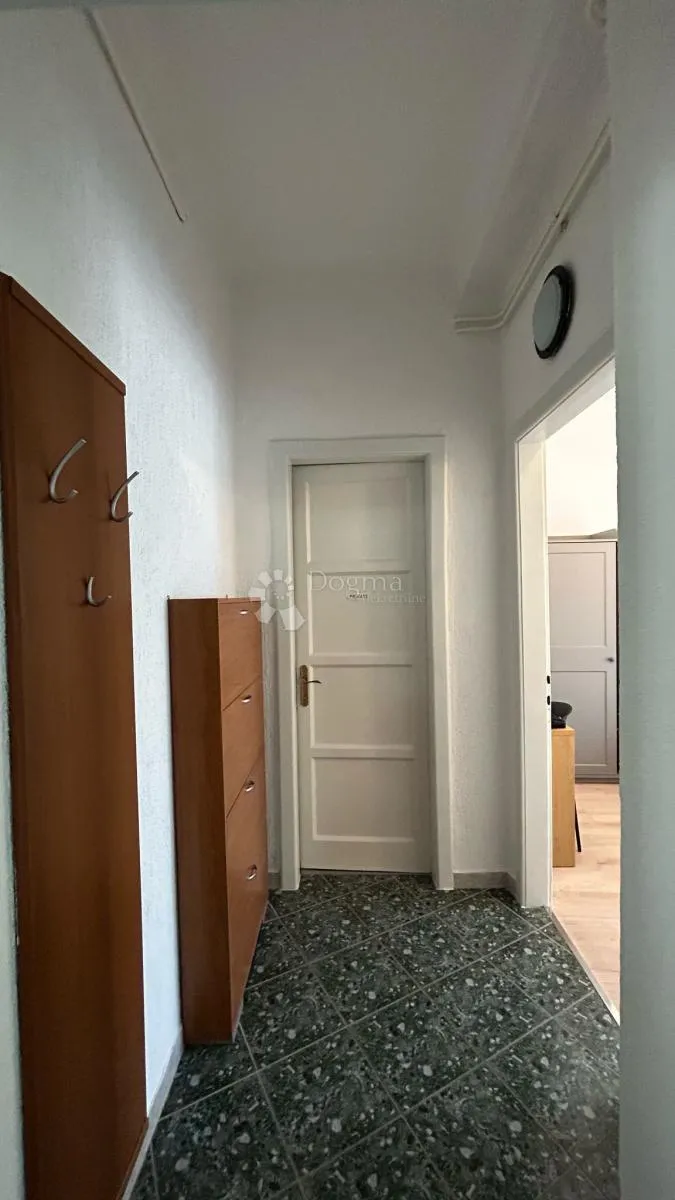 prostrani stan u centru s panoramskim pogledom na grad - 2 terase! - slika 19