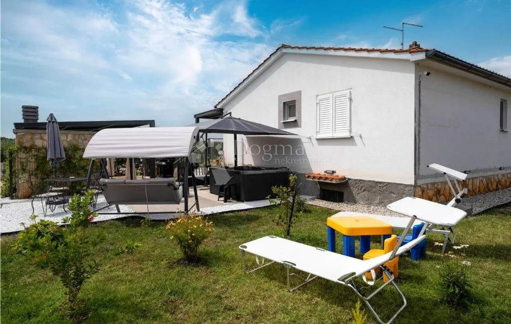 poreč okolica - moderna kuća s bazenom okružena prirodom - slika 27