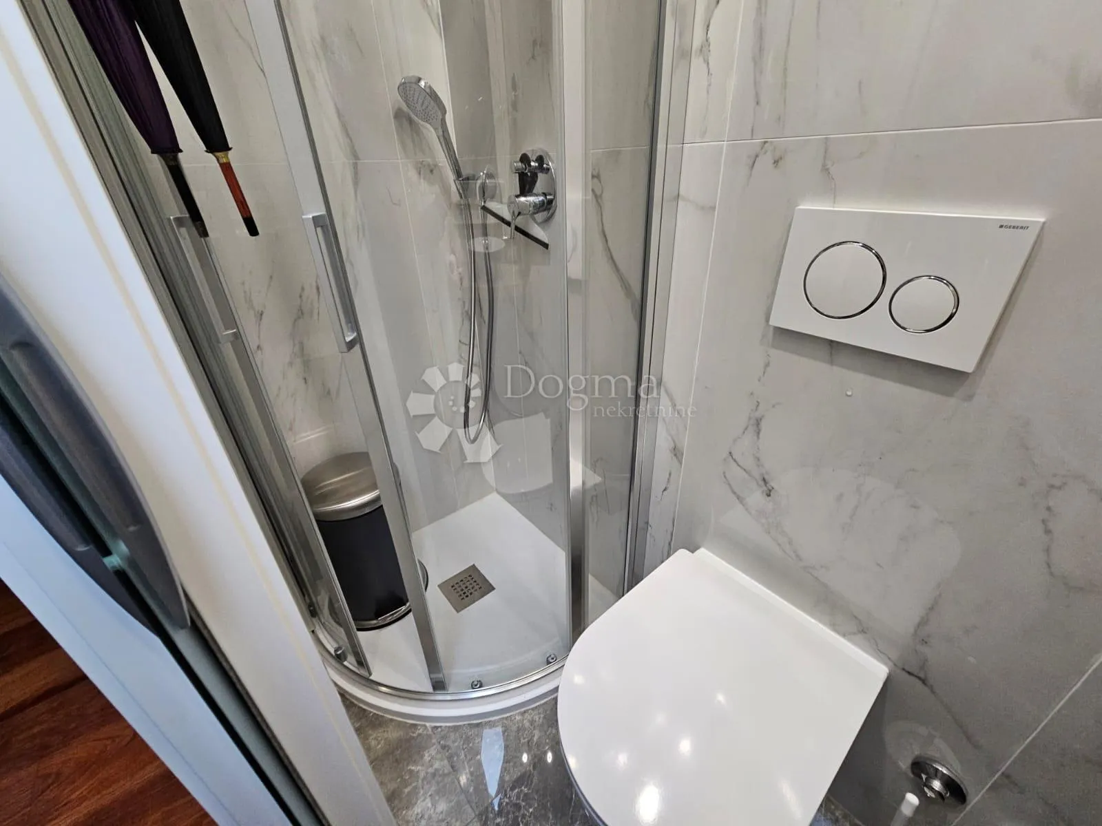 rovinj - ekskluzivna kuća uz more s apartmanima - slika 46