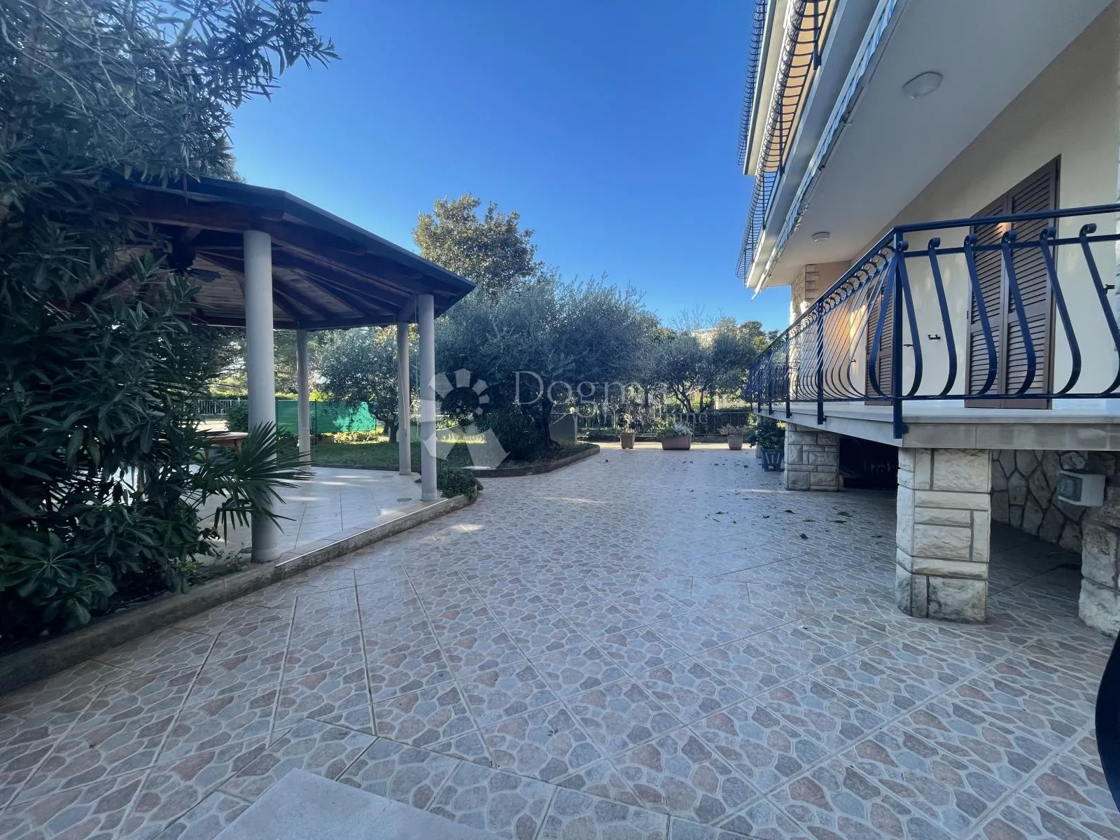 umag, prvi red, kuća s apartmanima - slika 3