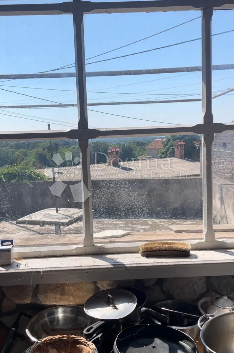 kuća sa velikim potencijalom - slika 9